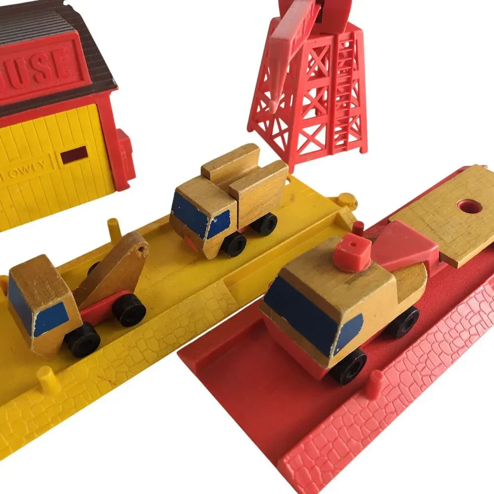 Vintage 1971 Mattel Preschool Motor Putt-Putt Construction Yard Set Trucks Track